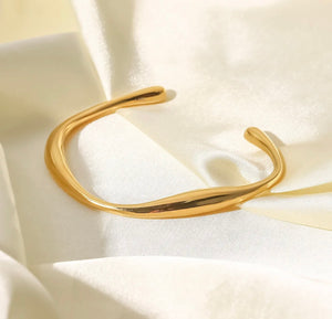 Irregular Minimalist Bracelet 18k Gold Plated